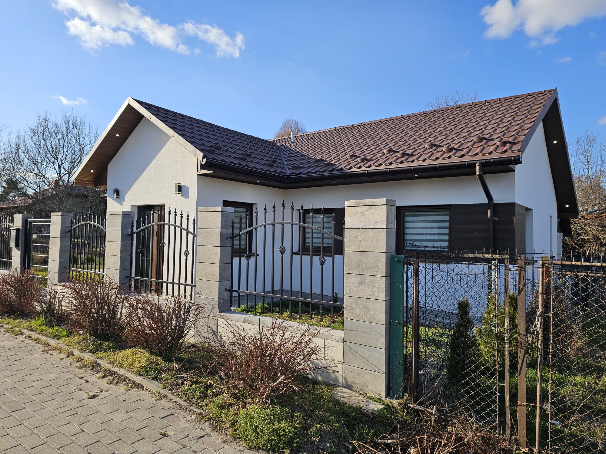 Dom wolnostojący z garażem w świetnej lokalizacji - zdjęcie 15