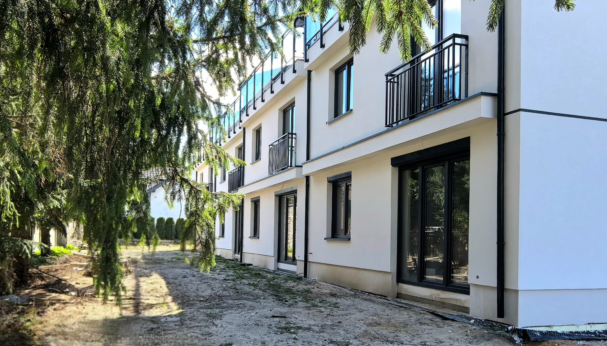 Dwupoziomowe mieszkanie z tarasem, balkonem, miejscem postojowym - zdjęcie 3